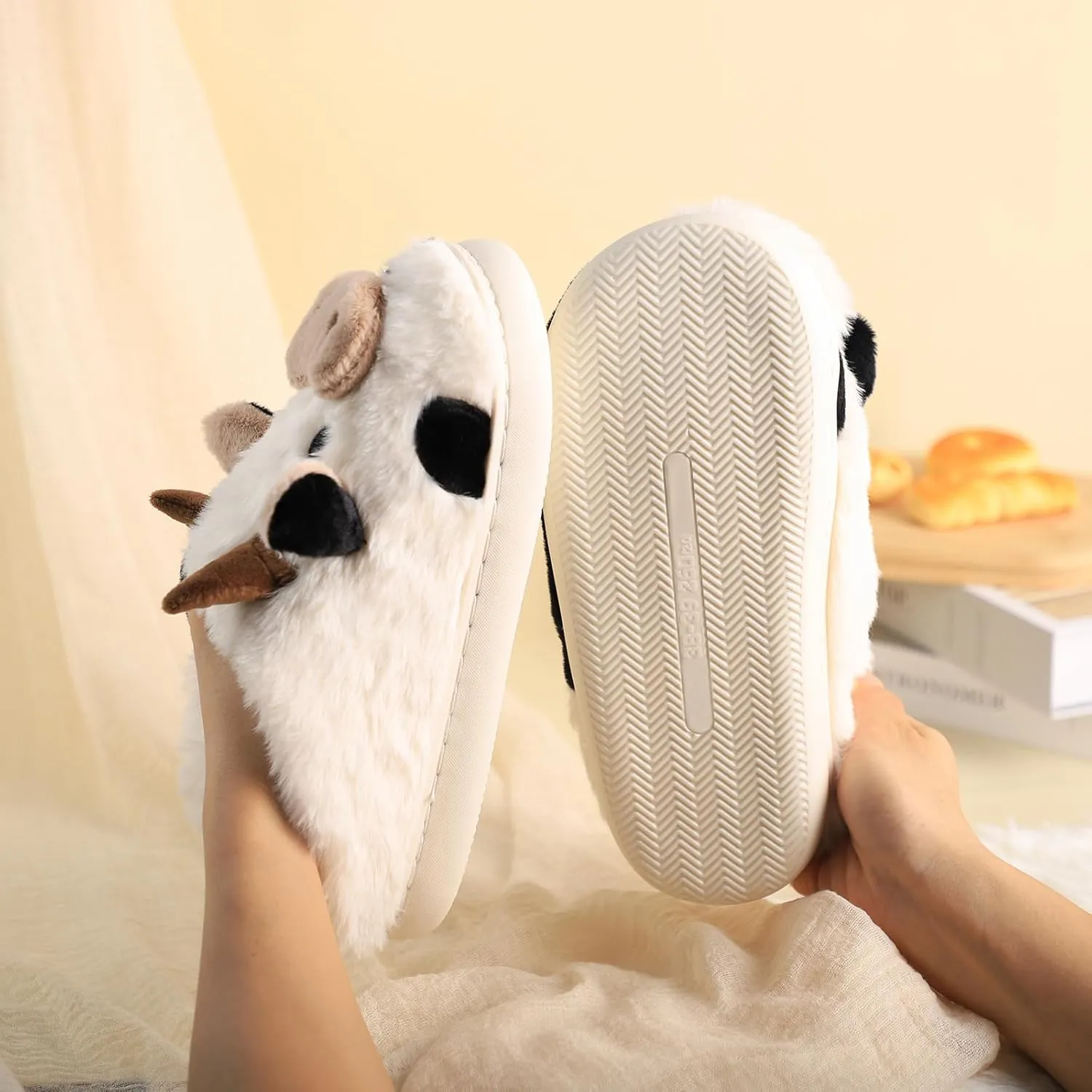 Gaolinci Cartoon Cow Cotton Slippers, Winter Indoor Outdoor Slippers for Women