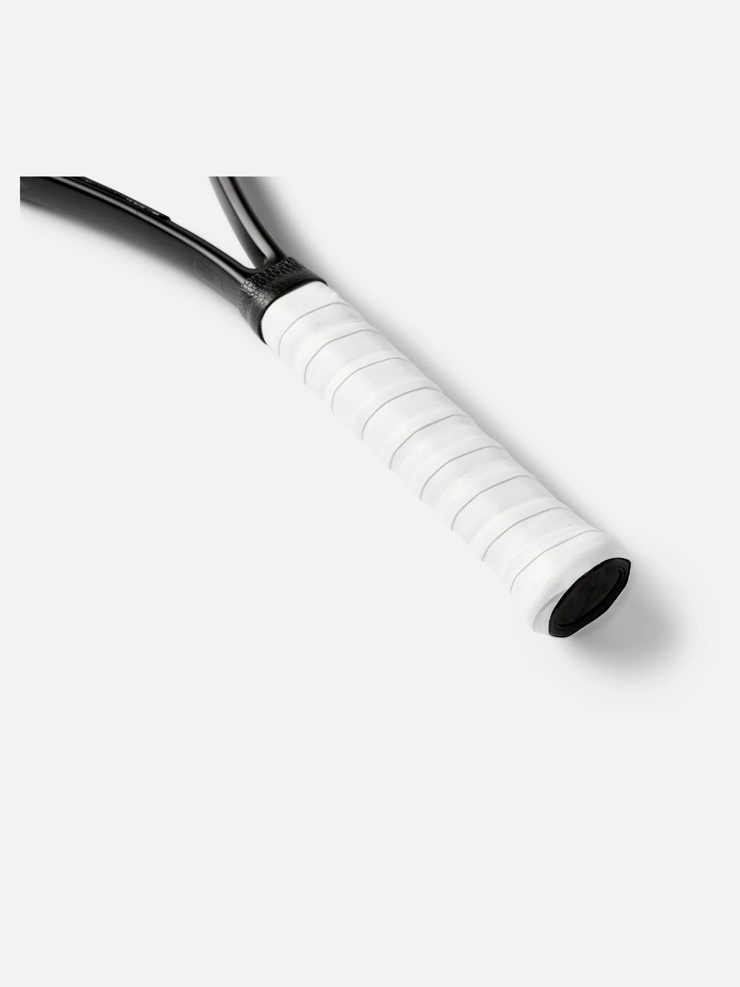 TENNIS RACKET